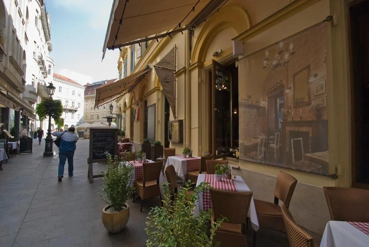 Lovely Studio In The Heart Of Downtown Budapeşte
